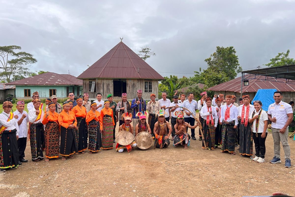 Wisatawan berkunjung ke desa wisata Wae Lolos Labuan Bajo(Foto : Dok. Pokdarwis Desa Wisata Wae Lolos)